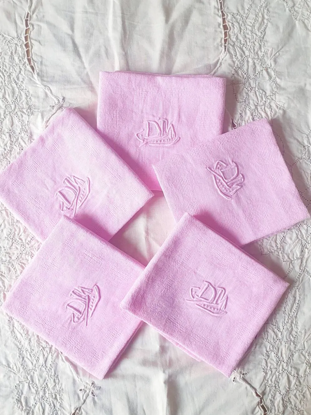Ensemble de 5 serviettes anciennes roses
