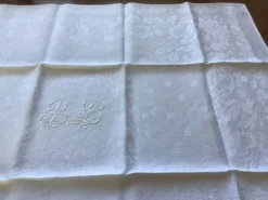 Ensemble de 12 serviettes blanches 19eme marquées « BL »