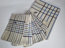 Ensemble de table vintage, nappe damassée et 8 serviettes brodées aux motifs bleus et blancs