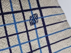 Ensemble de table vintage, nappe damassée et 8 serviettes brodées aux motifs bleus et blancs