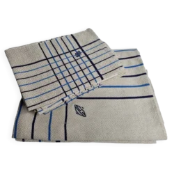 Ensemble de table vintage, nappe damassée et 8 serviettes brodées aux motifs bleus et blancs