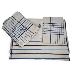 Ensemble de table vintage nappe damassée et 8 serviettes assorties brodées, motifs bleus et blancs