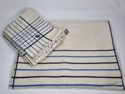 Ensemble de table vintage nappe damassée et 8 serviettes assorties brodées, motifs bleus et blancs