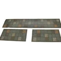 Ensemble de trois tapis / moquettes, années 1970