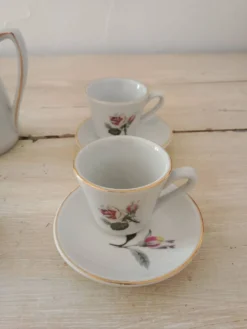 Ensemble dinette en porcelaine