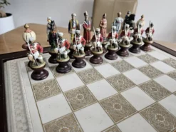 Ensembles d'échecs de collection Raj de Franklin Mint, années 1970.