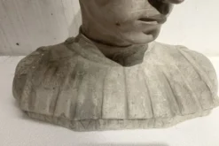 Epreuve en plâtre sculpté Buste d'un jeune homme XX siècle