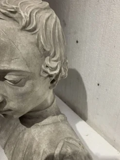 Epreuve en plâtre sculpté Buste d'un jeune homme XX siècle