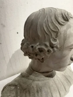 Epreuve en plâtre sculpté Buste d'un jeune homme XX siècle