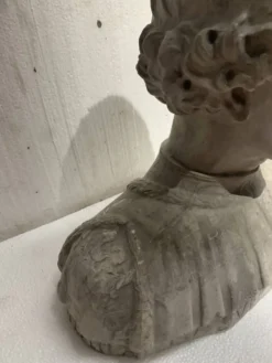 Epreuve en plâtre sculpté Buste d'un jeune homme XX siècle