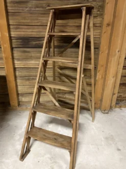 Escabeau bois ancien rénové