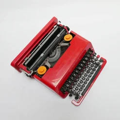 ETTORE SOTTSASS AND PERRY KING Typewriter Valentine Olivetti 1970 1980 vint