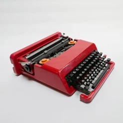 ETTORE SOTTSASS AND PERRY KING Typewriter Valentine Olivetti 1970 1980 vint