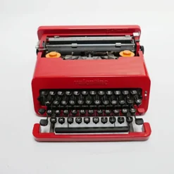 ETTORE SOTTSASS AND PERRY KING Typewriter Valentine Olivetti 1970 1980 vint