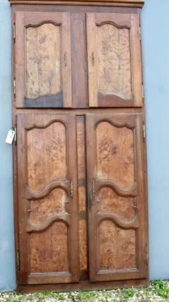 Façade bressane à 4 portes
