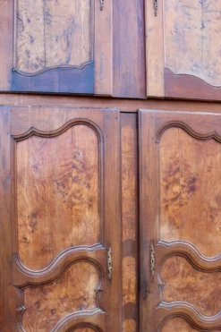 Façade bressane à 4 portes