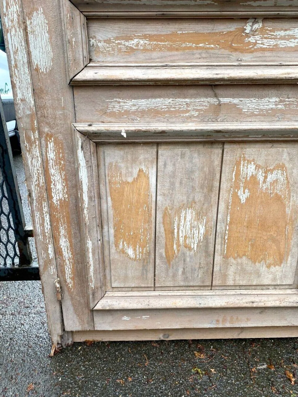 Façade de placard à double portes en sapin massif XXsiècle