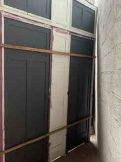 Façade de placard en hetre patiné Portes XX siècle