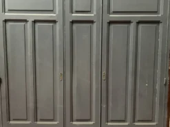 Façade de placard en hetre patiné Portes XX siècle
