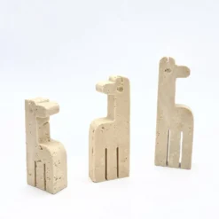 Famille de 3 girafes en travertin par Fratelli Mannelli
