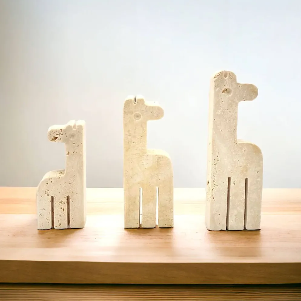 Famille de 3 girafes en travertin par Fratelli Mannelli