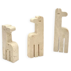 Famille de 3 girafes en travertin par Fratelli Mannelli