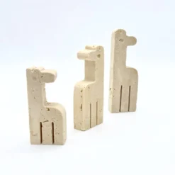 Famille de 3 girafes en travertin par Fratelli Mannelli