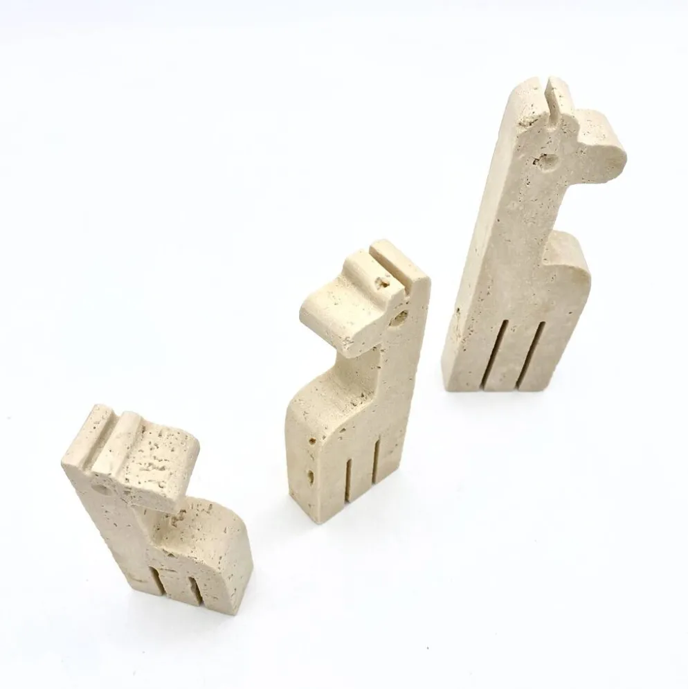 Famille de 3 girafes en travertin par Fratelli Mannelli