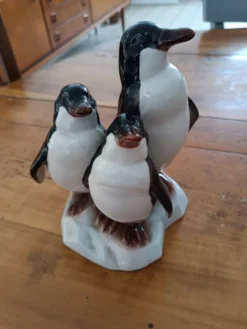 Famille de pingouins porcelaine espagnole