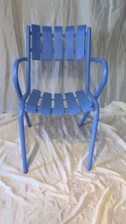 Fauteuil de jardin années 50 bois et métal bleu outremer