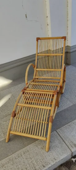 Fauteuil et repose-pieds en bambou