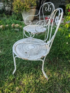 2 fauteuils en fer forgé anciens