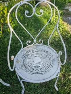 2 fauteuils en fer forgé anciens