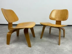 Fauteuils LCW par Charles et Ray Eames