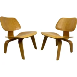 Fauteuils LCW par Charles et Ray Eames