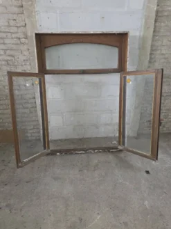 Fenêtre ancienne en chêne début XXe siècle
