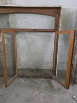 Fenêtre ancienne en chêne massif début XXe