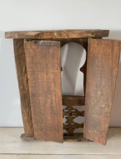 Fenêtre de Kasbah ancienne en bois massif sculpté – Artisanat Berbère