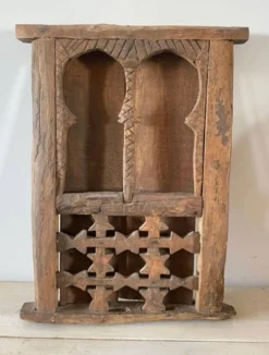 Fenêtre de Kasbah ancienne en bois massif sculpté – Artisanat Berbère