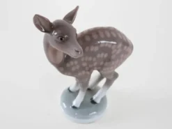 Figurine de cerf en porcelaine, design danois, années 1970, fabricant : Bing & Grøndah