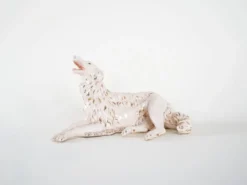 Figurine en porcelaine d'un chien Borzoi, années 1960, fabriquée en Europe.