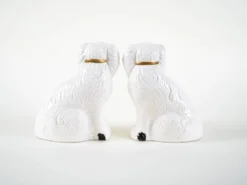 Figurines de chien en céramique, style anglais, années 1970, fabriquées en Angleterre.