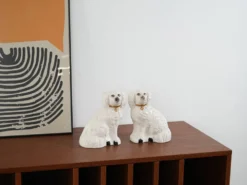 Figurines de chien en céramique, style anglais, années 1970, fabriquées en Angleterre.