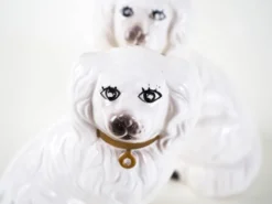 Figurines de chien en céramique, style anglais, années 1970, fabriquées en Angleterre.