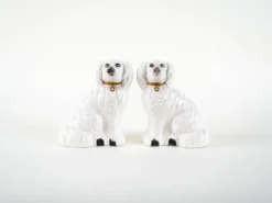 Figurines de chien en céramique, style anglais, années 1970, fabriquées en Angleterre.