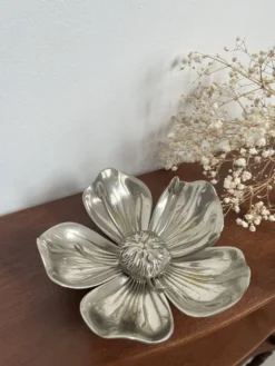 Fleur cendrier vintage en métal argenté