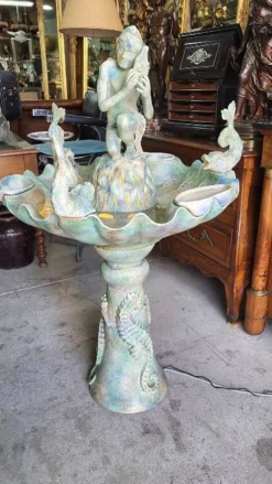 Fontaine a eau en faïence vallauris