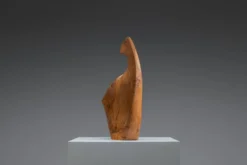 Forme sculpturale en chêne solide