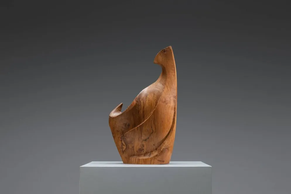 Forme sculpturale en chêne solide