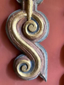 Frises de pilastre en bois sculpté polychrome italien du XVIIIe siècle, ensemble de 2
